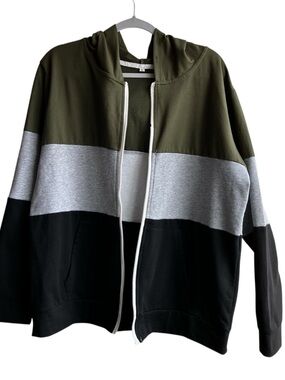 ✨Men’s Colorblock Zip Hoodie in Olive, Gray & Black- Size XL
